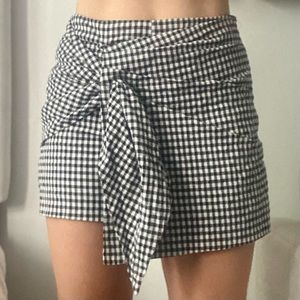 Zara Basic Black White Gingham Knot Skort